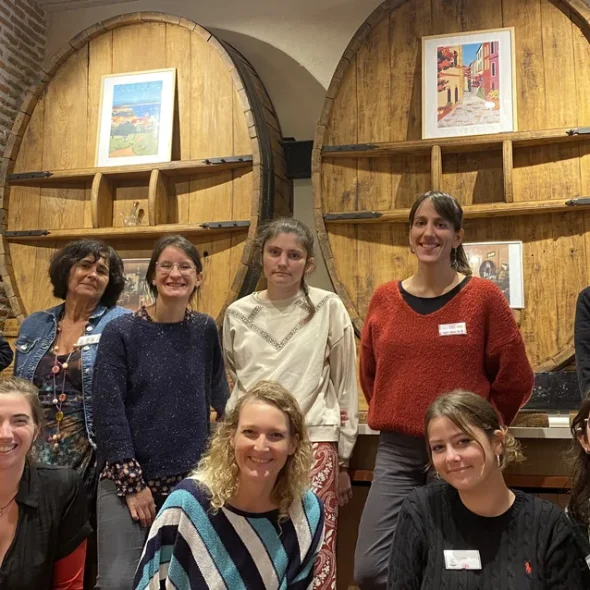 Etiquetas y compromisos